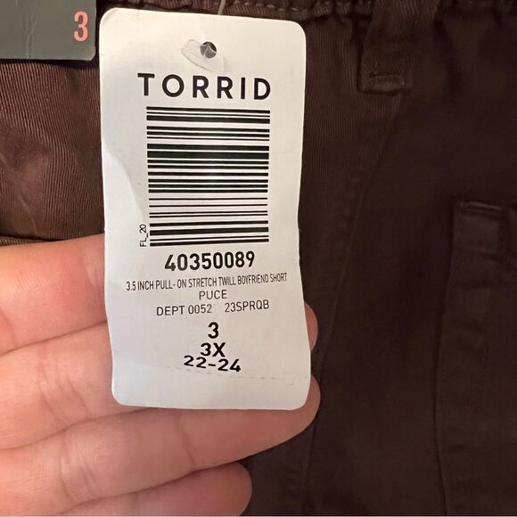 Torrid 3.5 Inch Pull-On Weekend Stretch Twill Short 3X - Picture 7 of 11